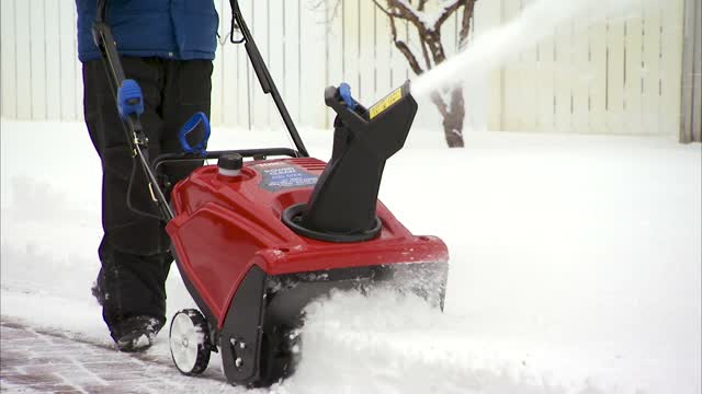 Toro Power Clear 721 R 21 in. 212 cc Single-Stage Self Propelled Gas Snow  Blower 38752 - The Home Depot