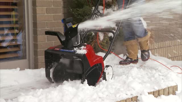 Toro power deals snow shovel