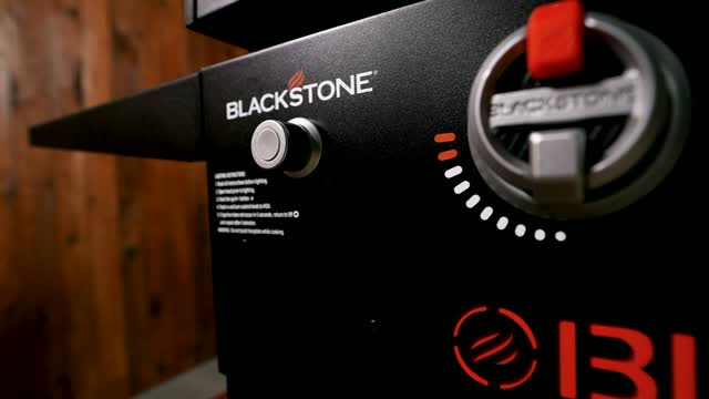 Blackstone 2-Burner Black 24,000 BTU 339 Sq.In. Outdoor LP Gas Griddle -  Town Hardware & General Store