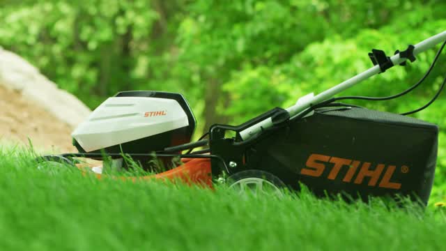 Stihl gas lawn discount mower