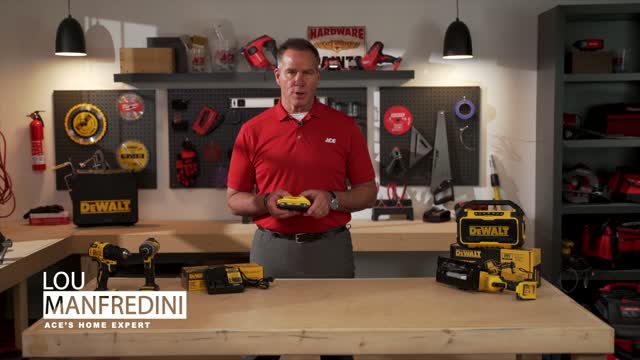 DeWalt 20V MAX* Compact 4Ah Battery Starter Kit DCB240C