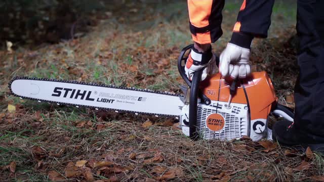 STIHL Magnum MS 661 C-M 25 in. 91.1 cc Gas Chainsaw Mfr